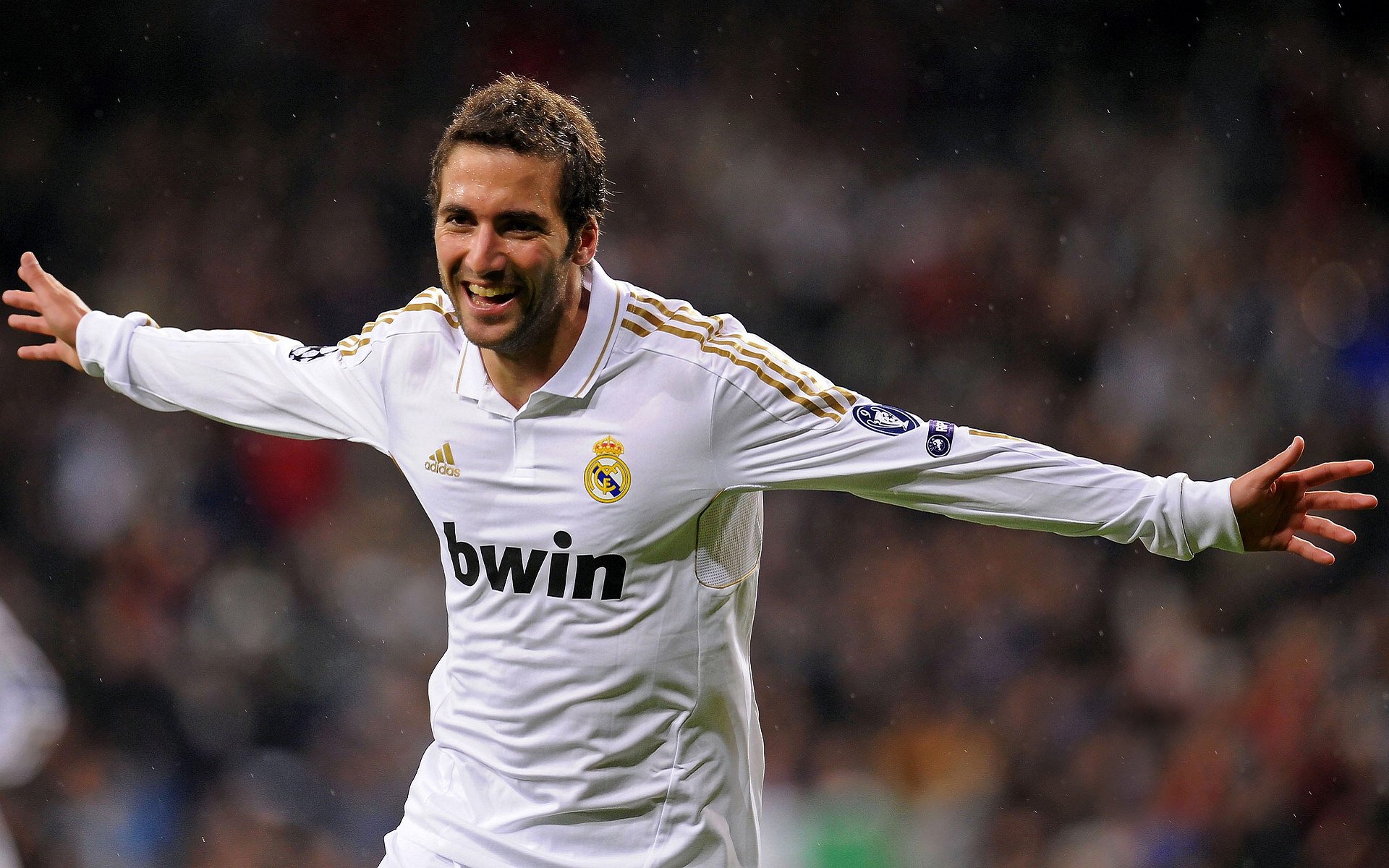 帕尔梅拉斯新援首秀表现抢眼,帕尔梅拉斯主场球衣